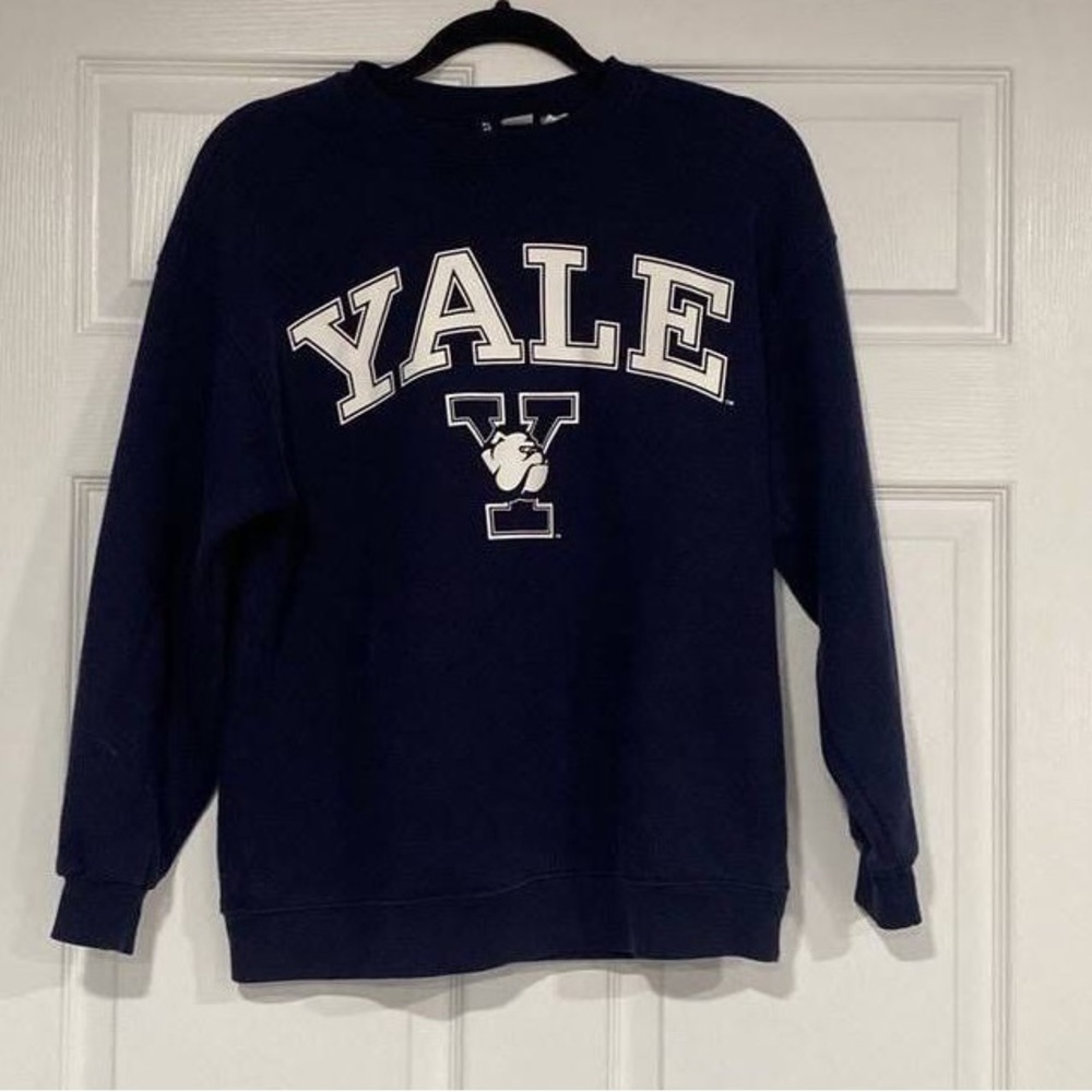 Navy blue yale cruneck